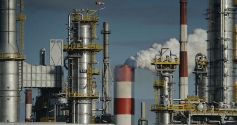 Industrie panache de fumée cheminée