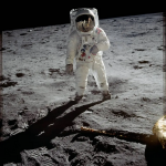 L'astronaute Buzz Aldrin marche sur la surface de la Lune